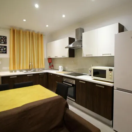 2 Bedroom Maisonette In Bugibba, St. Pauls Bay Apartament *