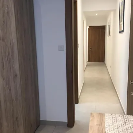 Apartamento 2 Bedroom Maisonette In Bugibba, St. Pauls Bay *